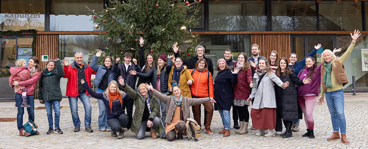 Spendenübergabe an Wald- und Naturkindergärten im Dezember 2025 im Besucherzentrum Rapunzel Welt Spendenübergabe an Wald- und Naturkindergärten im Dezember 2025 im Besucherzentrum Rapunzel Welt